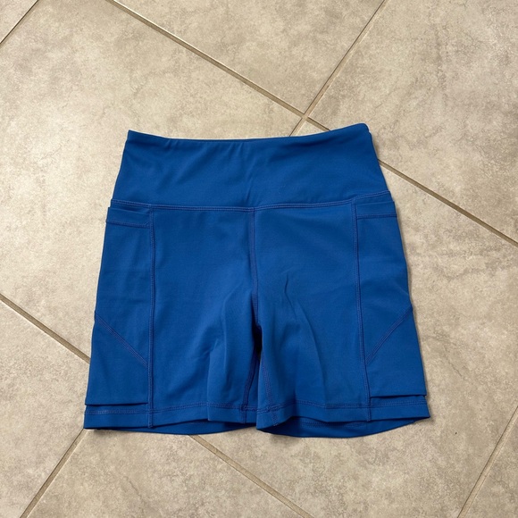 Senita baseline shorts 5 inch inseam - Picture 1 of 2